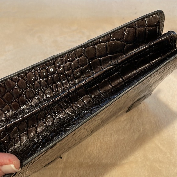 Guess Charcoal Grey Faux Crocodile Handbag w/ Magnetic Closure - Picture 9 of 9